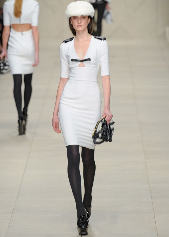 Burberry white dress, photo