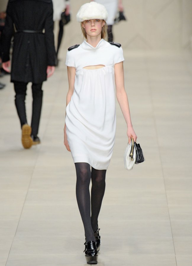 Burberry white dress, photo