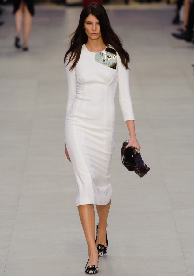 Burberry white dress, photo