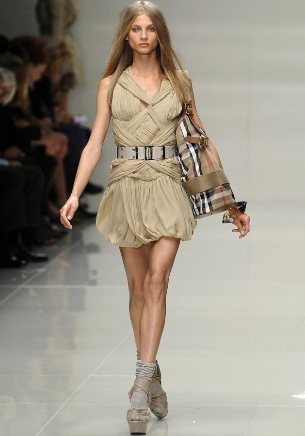 Burberry dress, photo