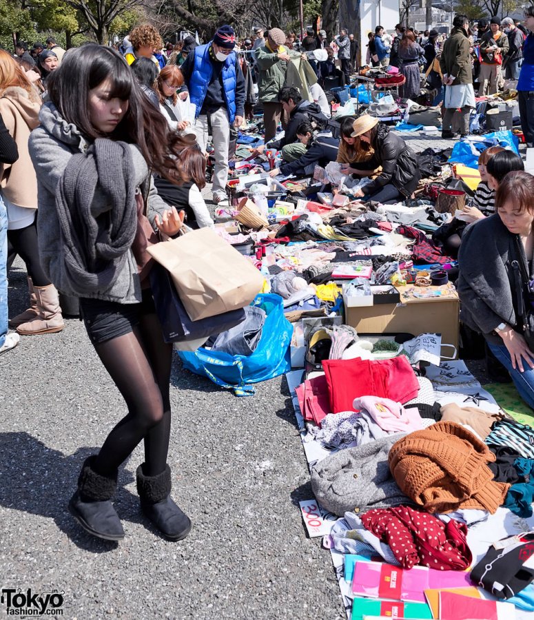 Japanese girl in the market, photo