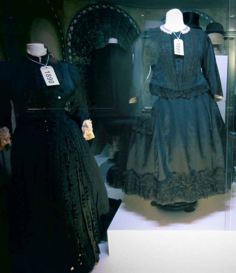 Victorian dresses, photo