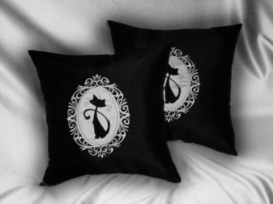 gothic bed linen, photo