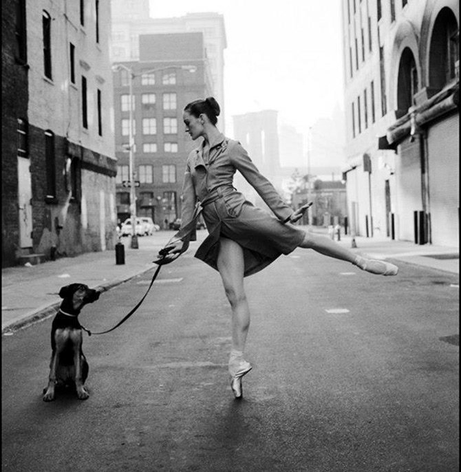 Ballerina, photo outside the theater