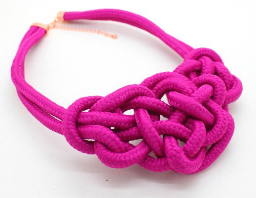 collier de corde de couleur tressée