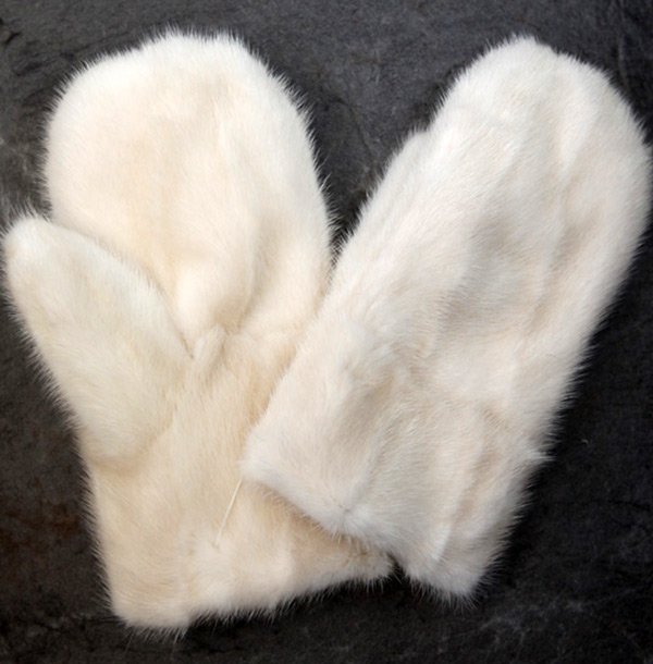 fur mittens