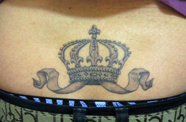 Tattoo for girls, crown - photo