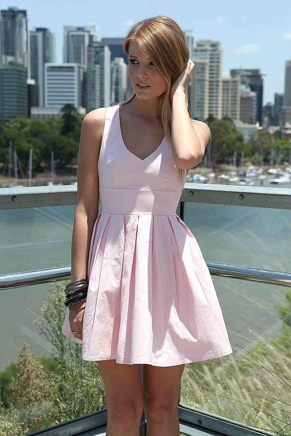 Girl - photo in pink dress