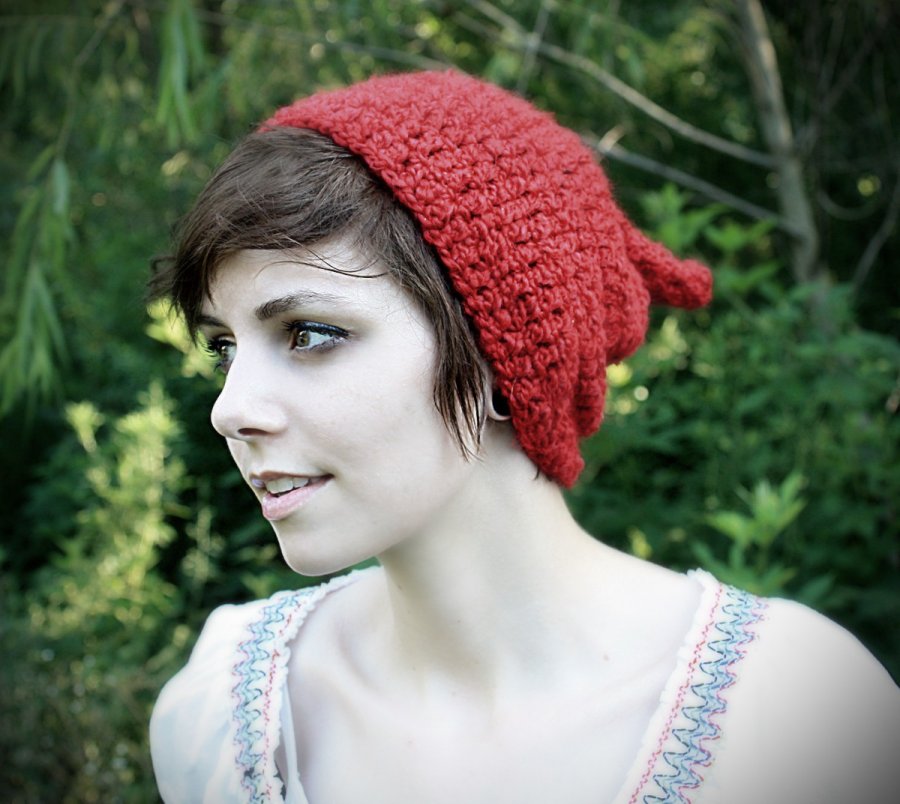 Red knitted hat, photo