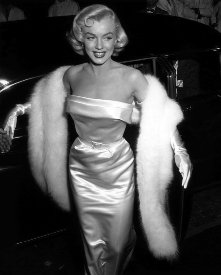 Marilyn Monroe photo in a beautiful dress