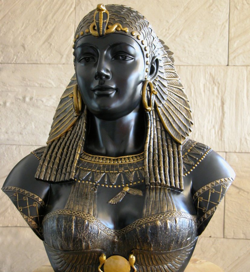 Bust of Queen Cleopatra, photo