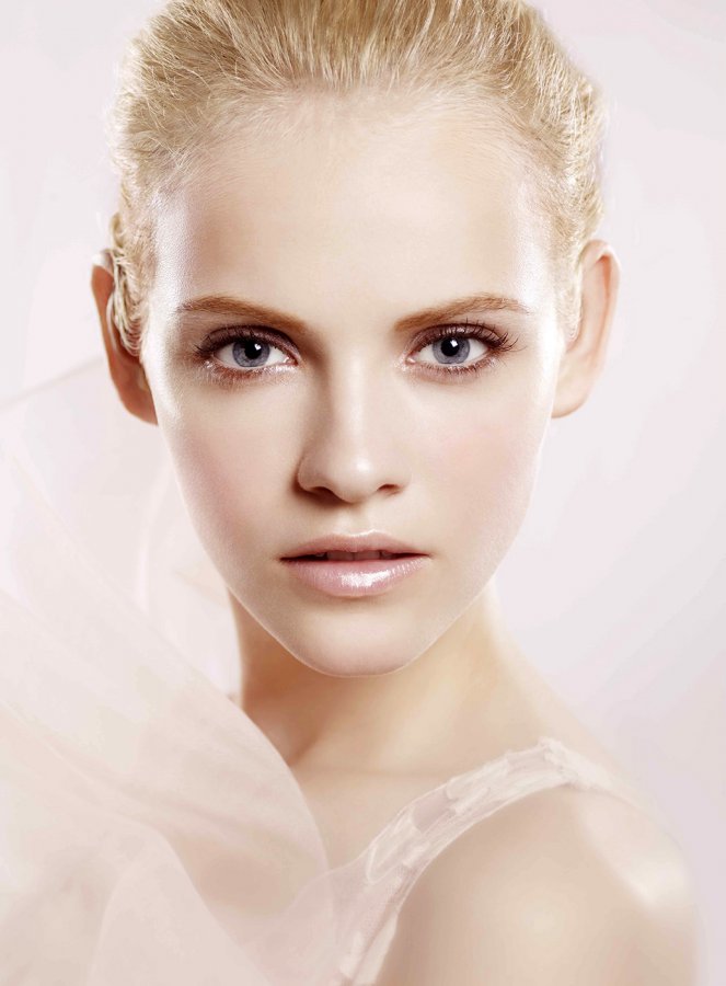 Model Ginta Lapina, photo