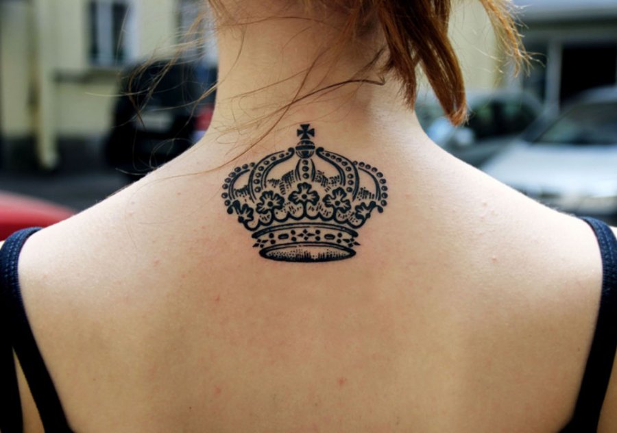 Tattoo for girls, crown - photo