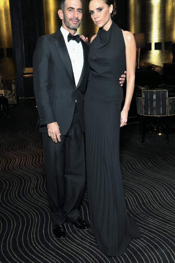 La robe noire de Victoria Beckham