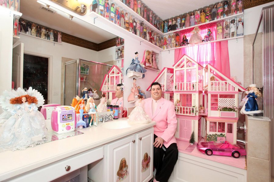 Dollhouse, photo