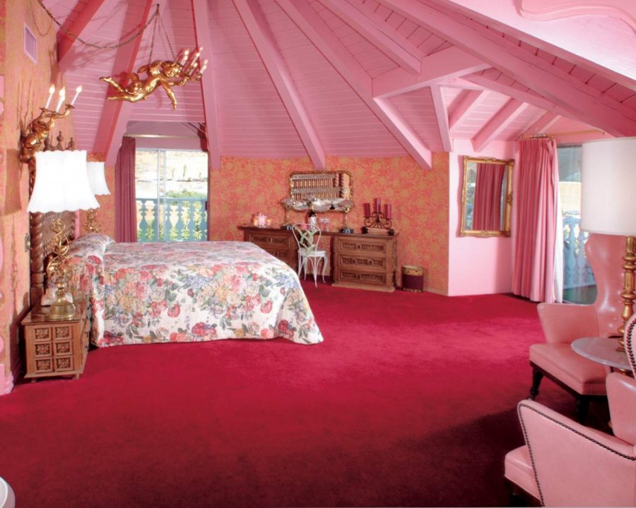 Pink bedroom, photo