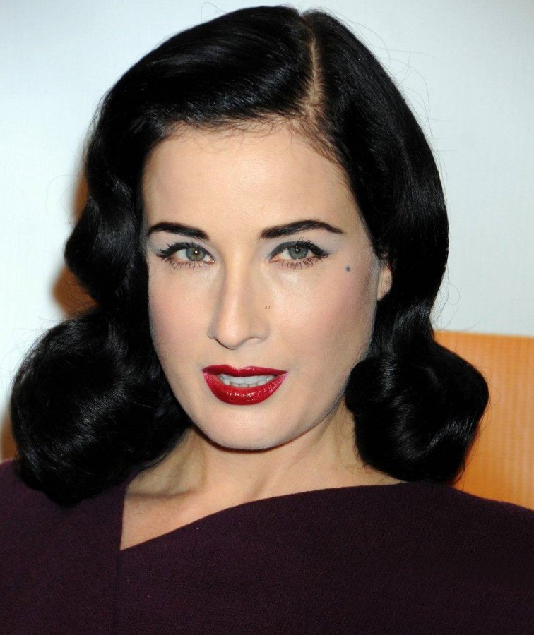 Dita von Teese - portrait photo