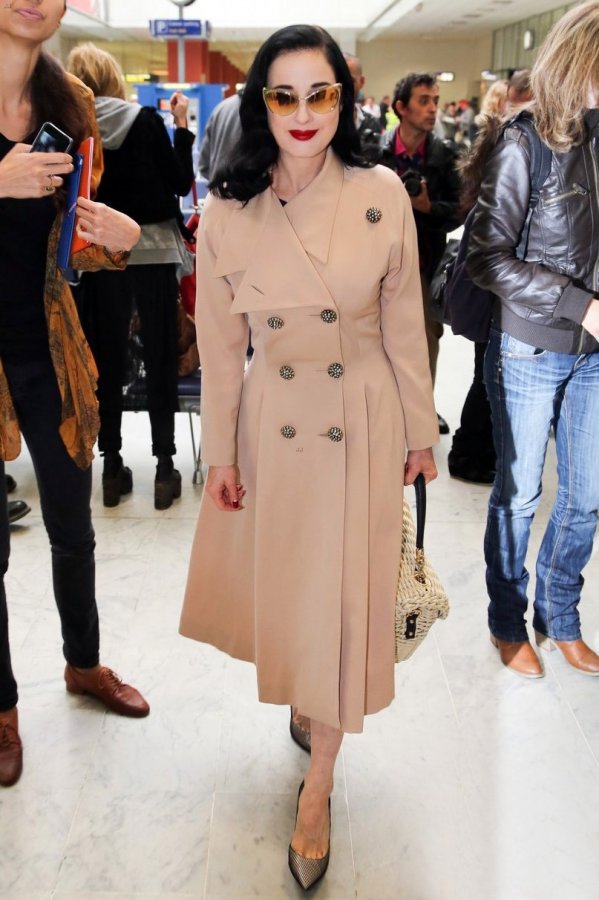 Dita Von Teese's clothing style