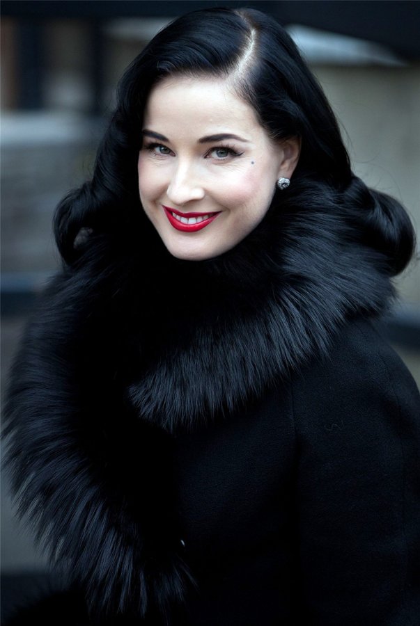 Dita von Teese - portrait photo