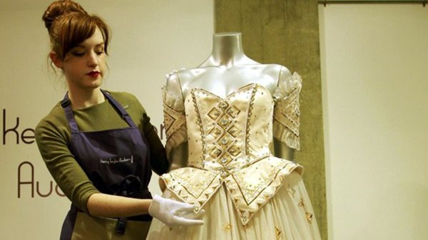 Princess Diana's fairy dress sold at auction