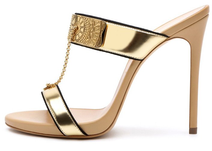 Gold sandals spring-summer 2024