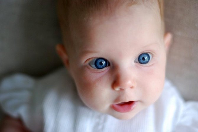 Blue eyes, baby photo