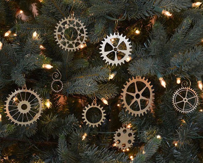 Unusual Christmas tree decorations, photo