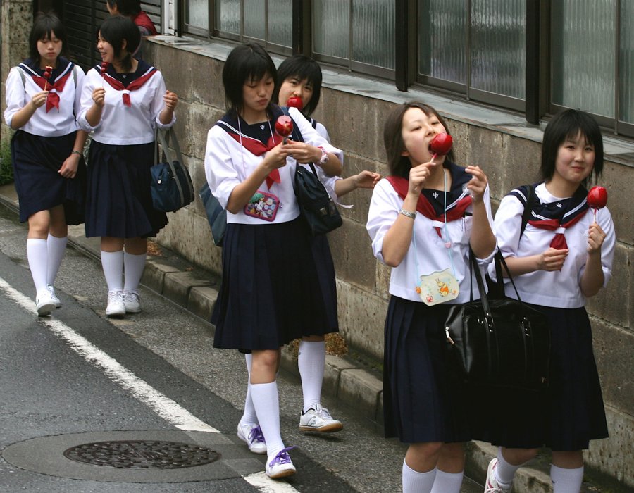 Japanese schoolgirls - photos of japanese girls