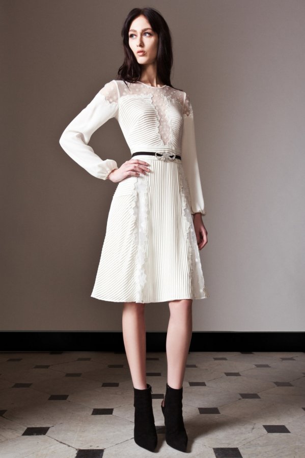 White dress fall-winter 2024-2025, photo