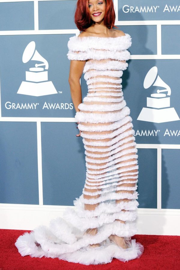 Beautiful white dress to the floor