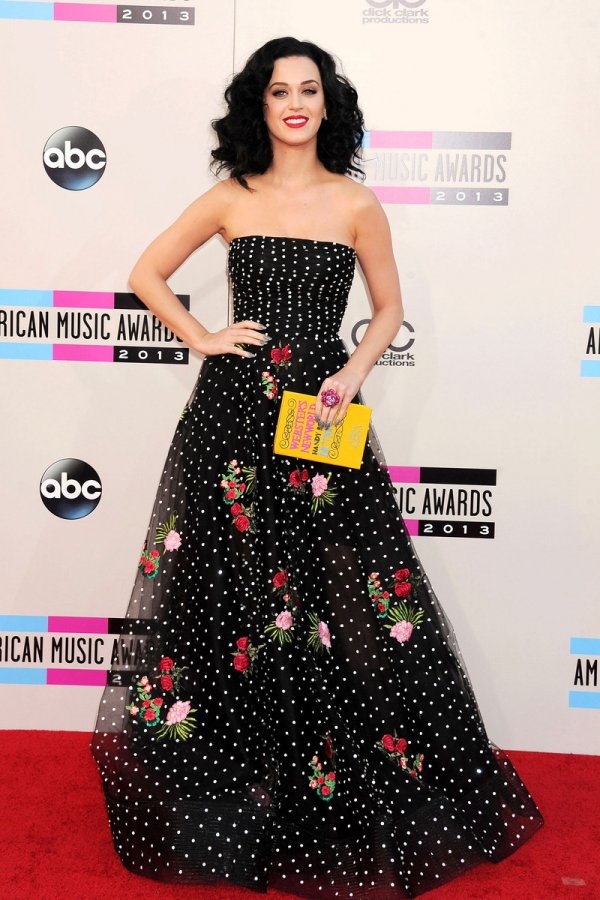 Katy Perry - photo in a beautiful dress