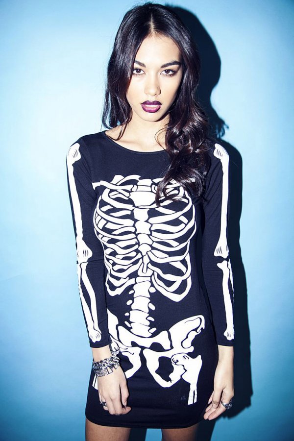 Black dress - skeleton, photo