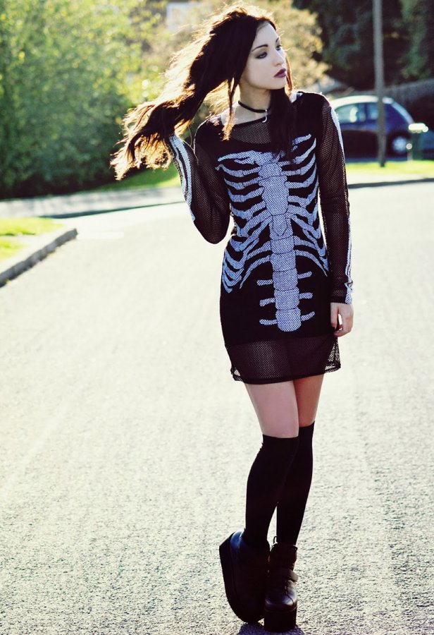 Black dress - skeleton, photo