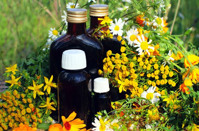 Do-it-yourself infused aromatic oils at home