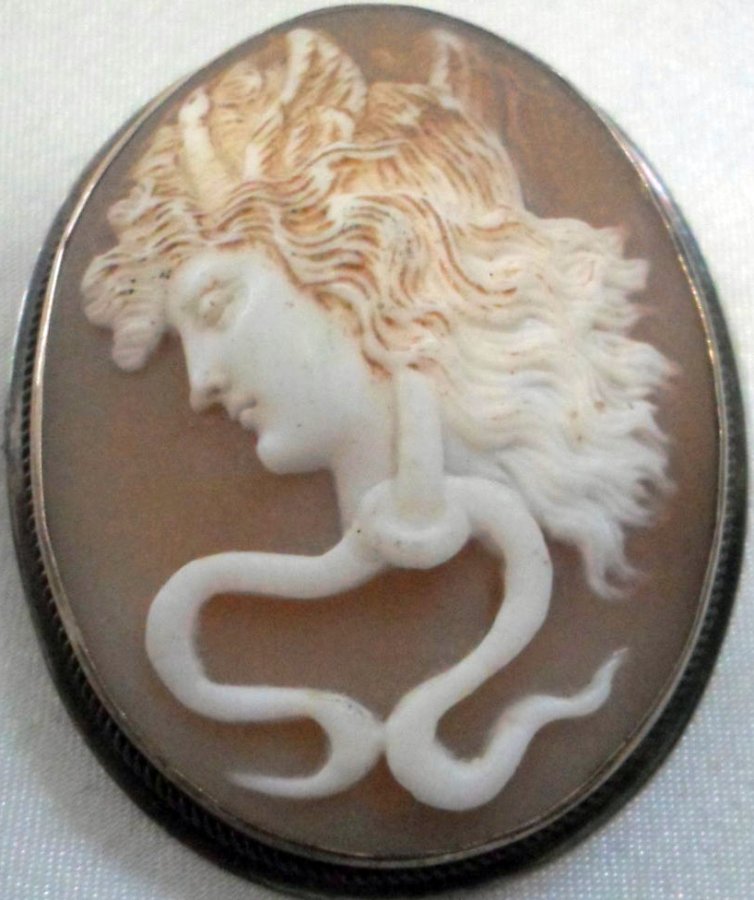 Cameo brooch