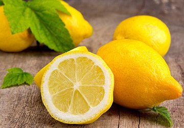 Lemon for the beauty of our skin