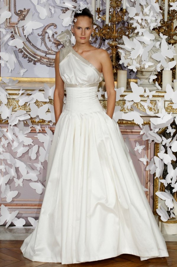 Wedding dress spring-summer 2024, photo