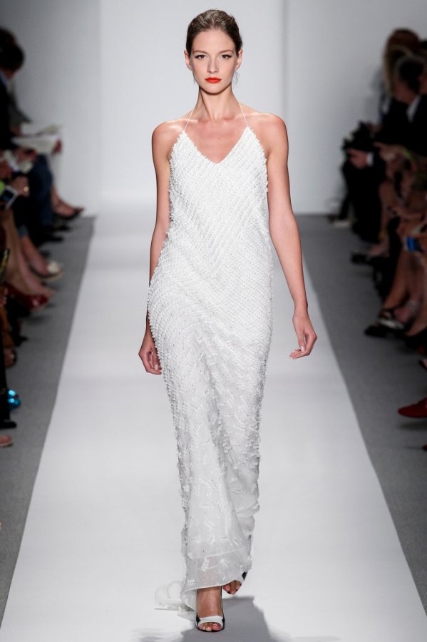 Robe blanche au sol 2024