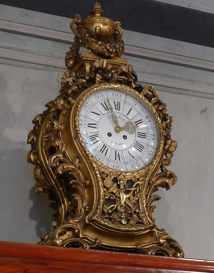 Antique mantel clock