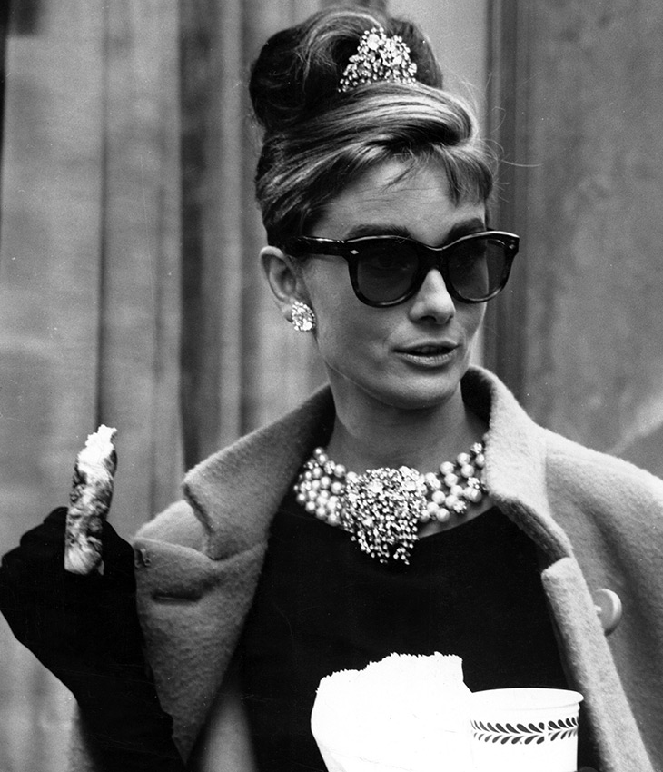 Audrey Hepburn in Wayfarer glasses - the traveler