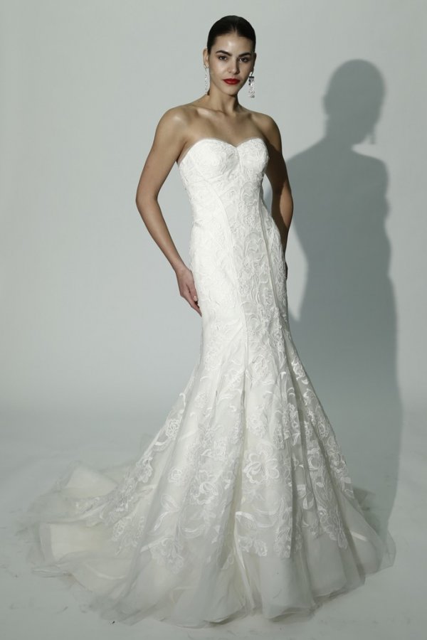 Beautiful wedding dress - fall 2024