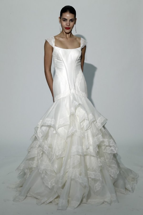 Beautiful wedding dress - fall 2024