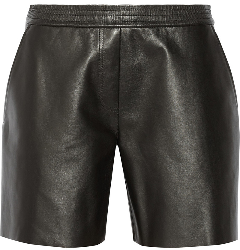 Fashionable black shorts 2024