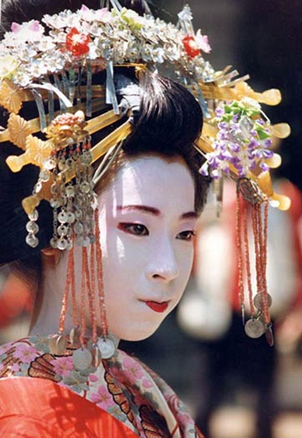 Geisha hairstyle