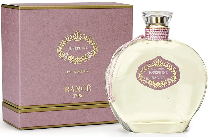 Eau de parfum with black currant aroma