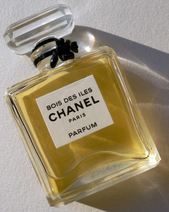 Chanel perfume - a fragrance for women by Bois des Iles