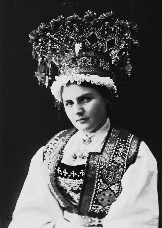 Bride in traditional costume