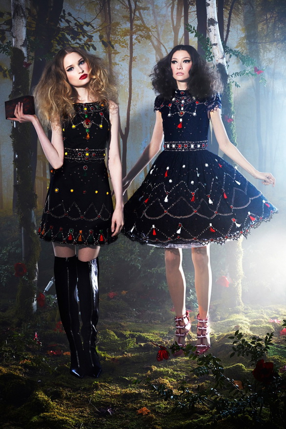 Dresses with rhinestones fall-winter 2024-2025