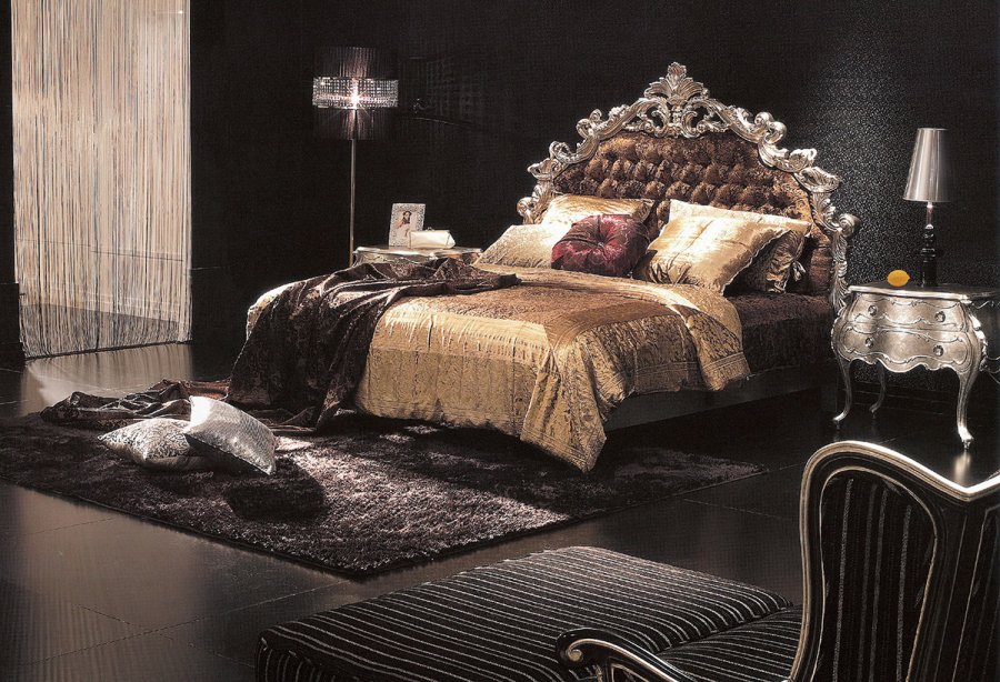 Dark glamor bedroom