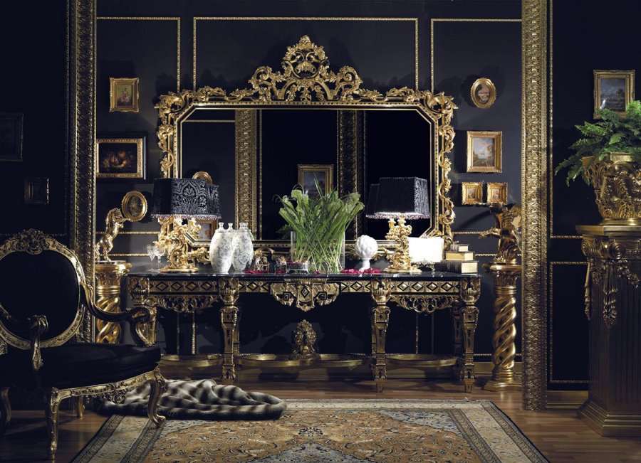 Dark glamor in interiors